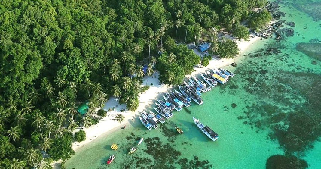 Rekomendasi Wisata Karimunjawa Tempat Liburan Yang Asyik Blibli