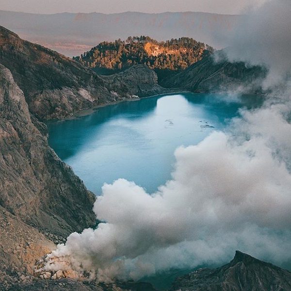 gambar pemandangan gunung yang indah