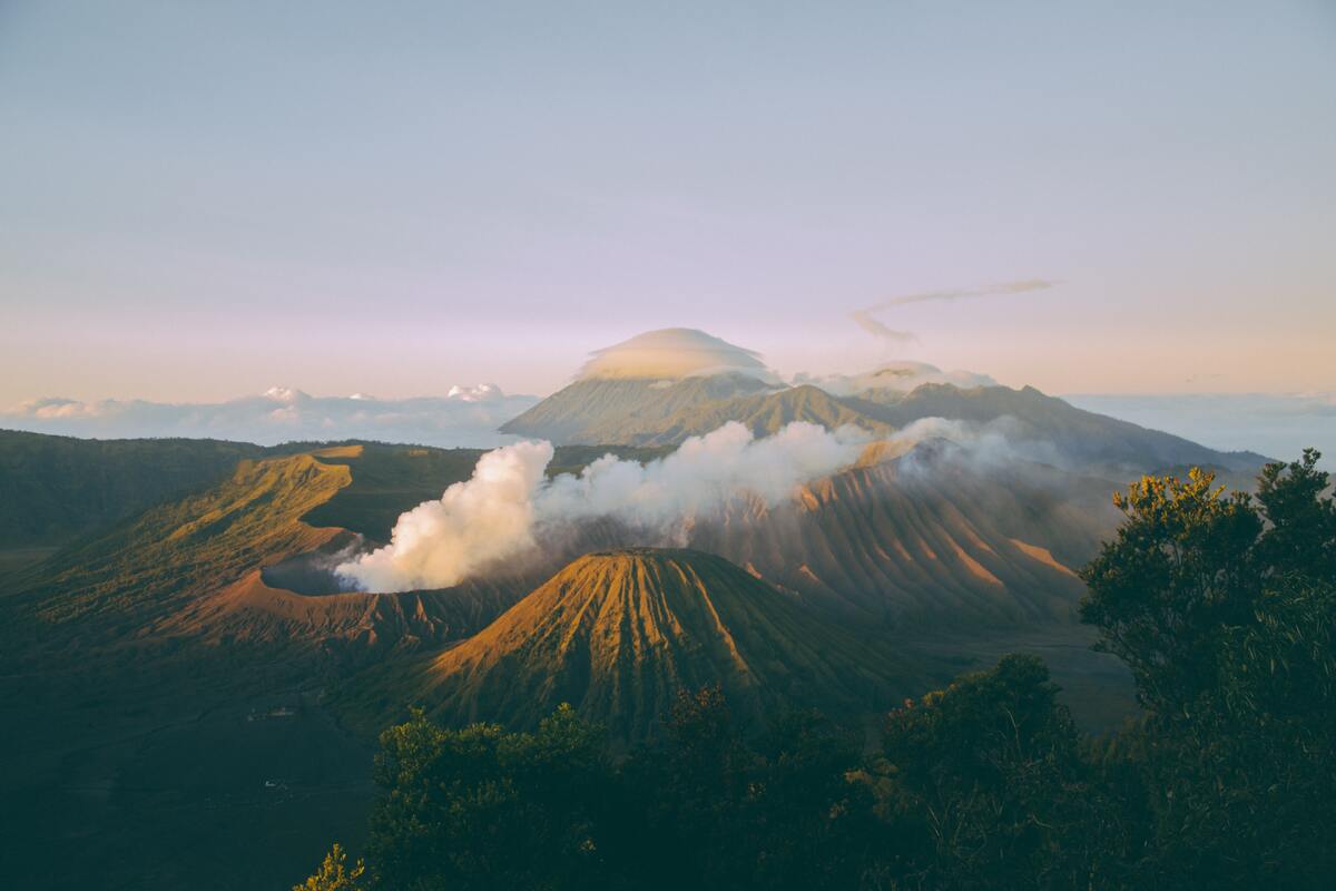 Urutan Gunung Tertinggi Di Indonesia Pendaki Wajib Tahu Blibli Friends 