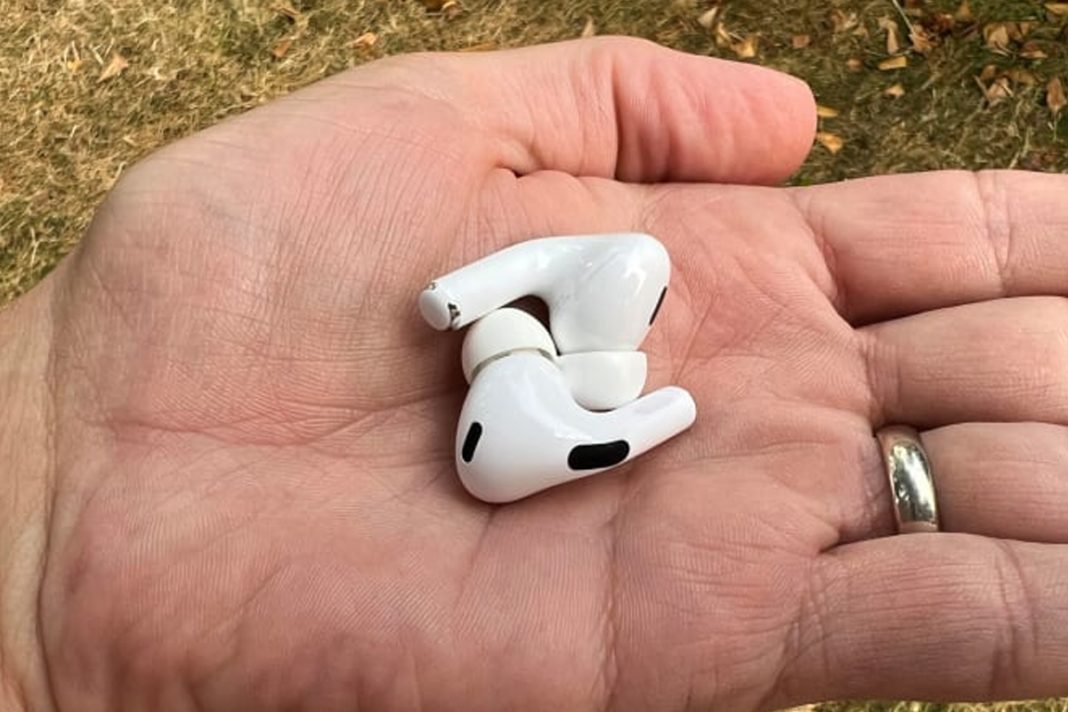 Review Dan Perbandingan Airpods Pro 2 Vs Airpods Pro Blibli Friends 