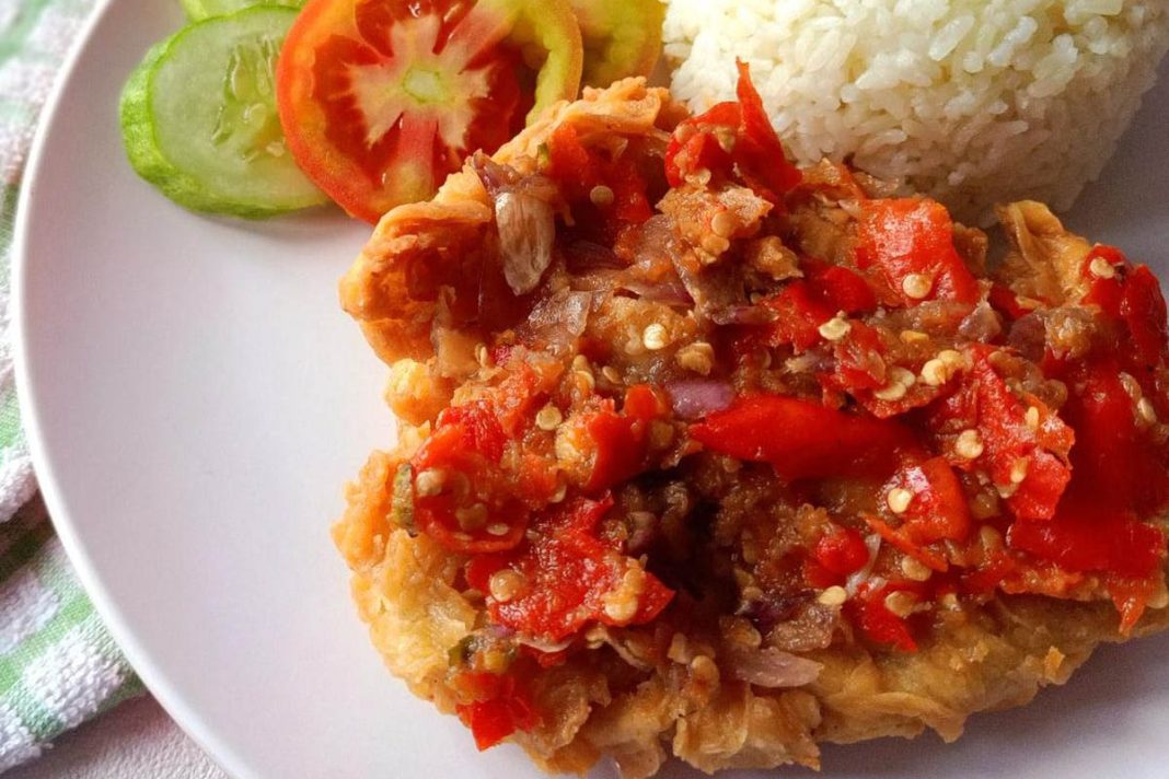 Resep Ayam Geprek Pedas Dan Gurih Cocok Jadi Menu Keluarga