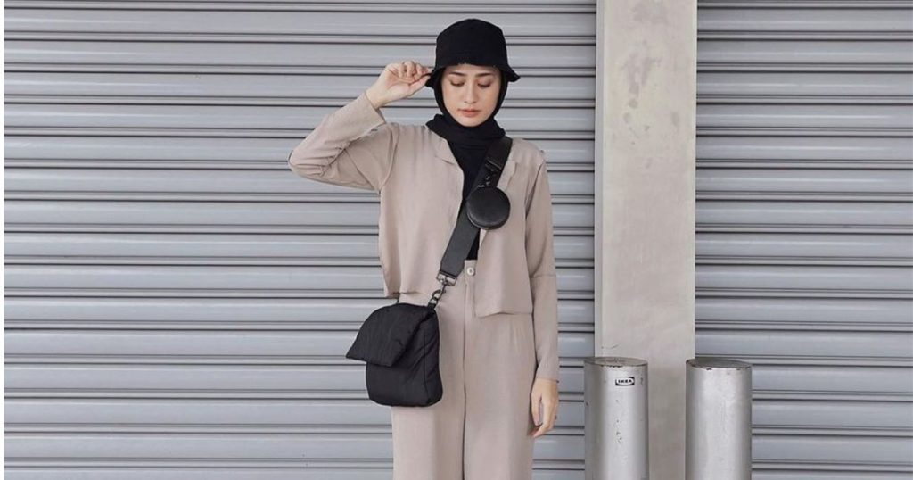 7 Rekomendasi OOTD Vintage Hijab Casual Untuk Wanita - Blibli Friends