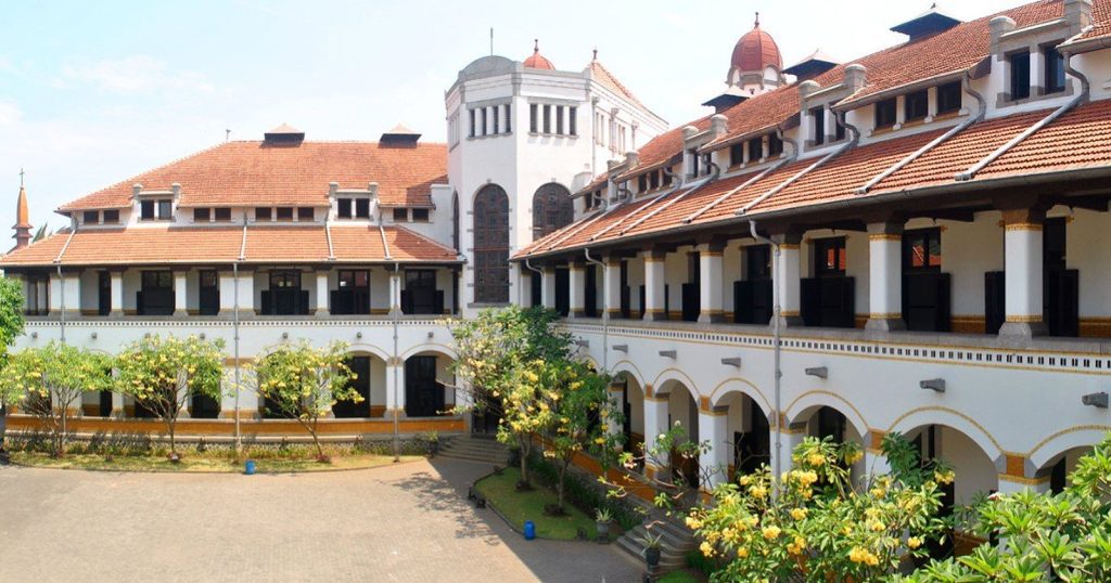 Panduan Wisata Lawang Sewu: Lokasi, Review, Rute, & Fasilitas - Blibli ...